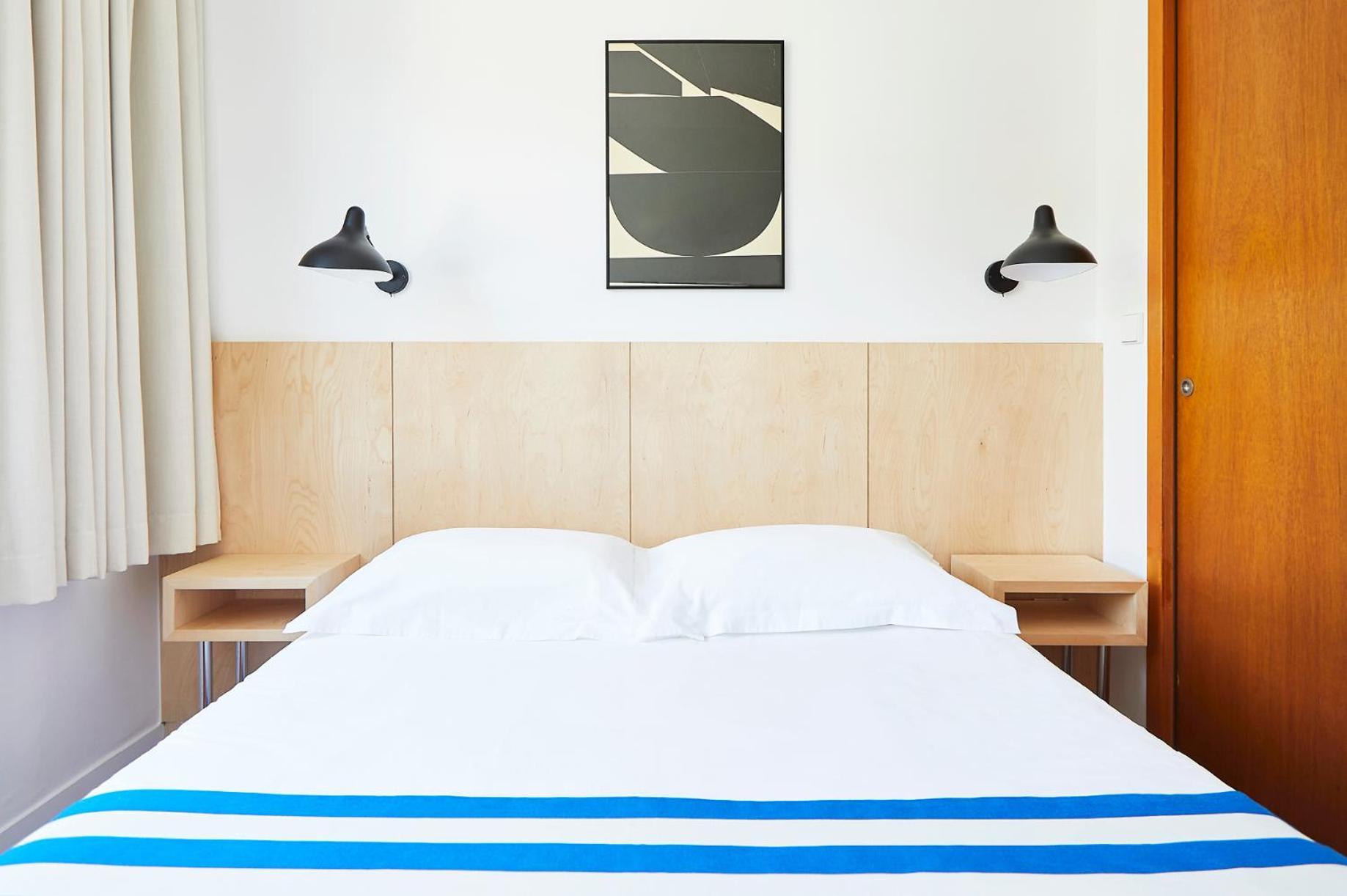 Hotel California 2*