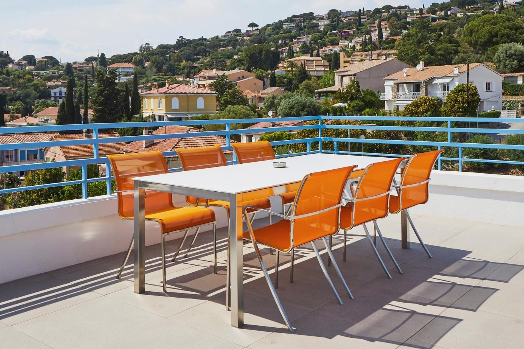 California Hotel 2*
